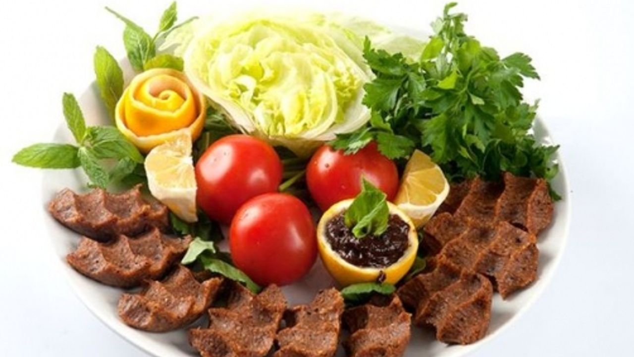 Vatandaşa çiğ köfte diye bakın ne yedirmişler!