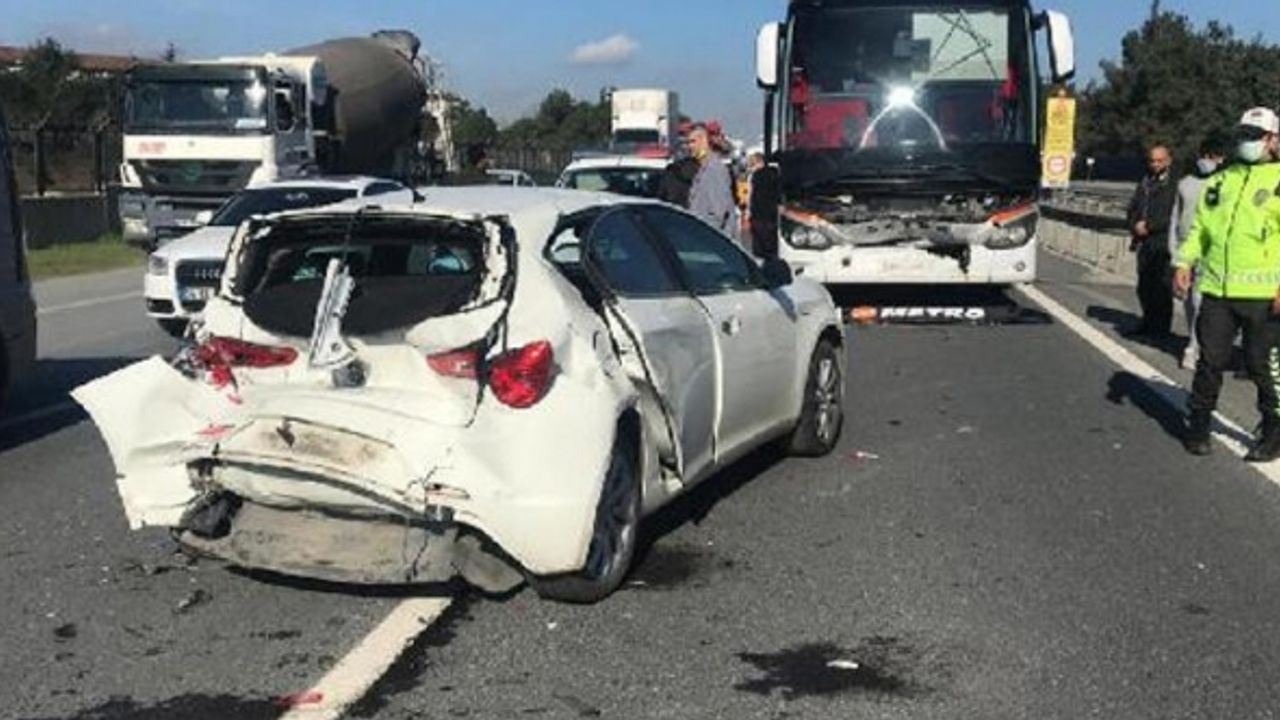 Hasdal - Göktürk trafiği kilitleyen kaza: 3 yaralı!