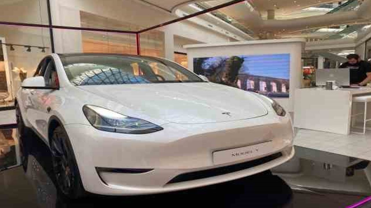 Tesla, ikinci AVM mağazasını Anadolu Yakası'nda açtı