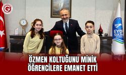 Mithat Bülent Özmen Koltuğunu Minik Öğrencilere Emanet Etti