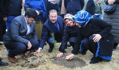 Deniz Köken, “Bir Fidan Bin Hayat” etkinliğine katıldı