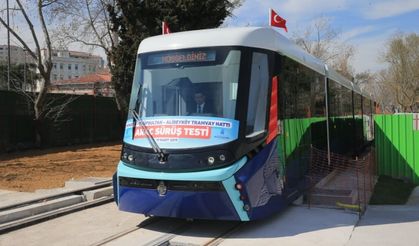 Deniz Köken, Eminönü-Alibeyköy tramvay hattının test sürüşlerine katıldı