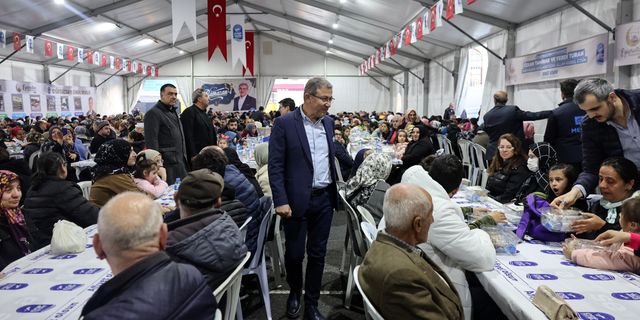 Binlerce vatandaş Eyüpsultan’da dev iftar sofrasında buluşuyor