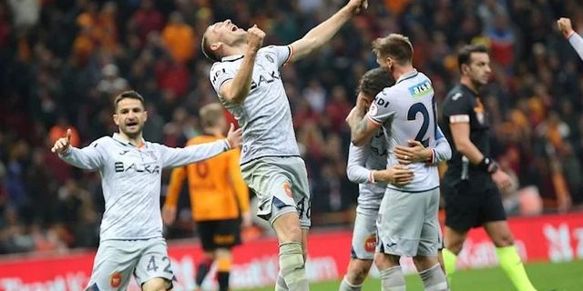 Başakşehir, Galatasaray’ı Türkiye Kupası’nda saf dışı bıraktı: 2-3