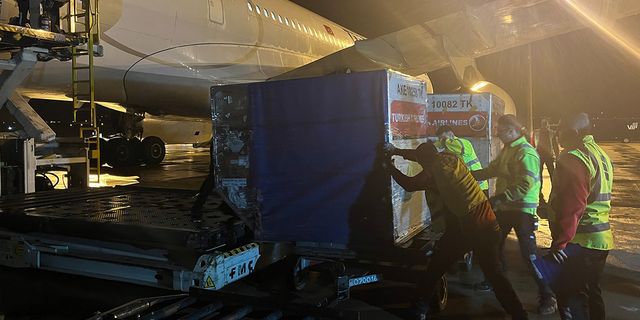 Yurt dışında kullanılan oylar Türkiye'ye getirilmeye başlandı