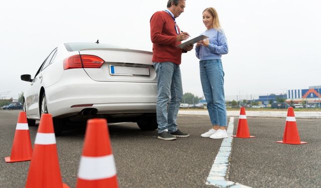 Ehliyetim ile Başarıya Giden Yolda Binlerce Ehliyet Soruları Sizi Bekliyor