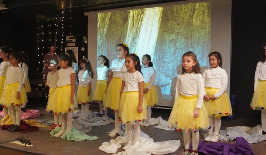 Göktürk Muhsin Yazıcıoğlu İlkokulu'nda 24 Kasım Öğretmenler Günü Kutlama Programı