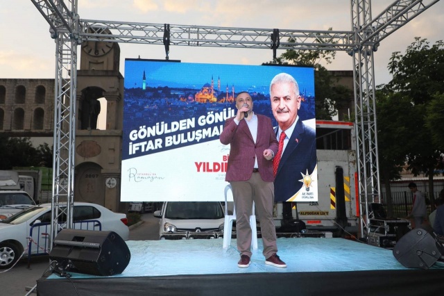 Göktürk’te kurulan Gönül Sofrasına Eyüpsultan Belediye Başkanı Deniz Köken, Eyüpsultan AK Parti İlçe Başkanı Adem Koçyiğit ve çok sayıda Göktürklü katıldı.