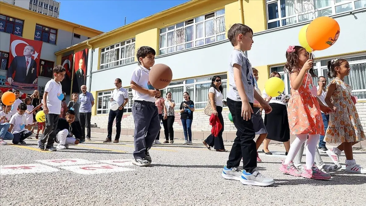 Uygun Okullarda ,Zi̇lsi̇z Okul Uygulamasina Geçi̇lecek